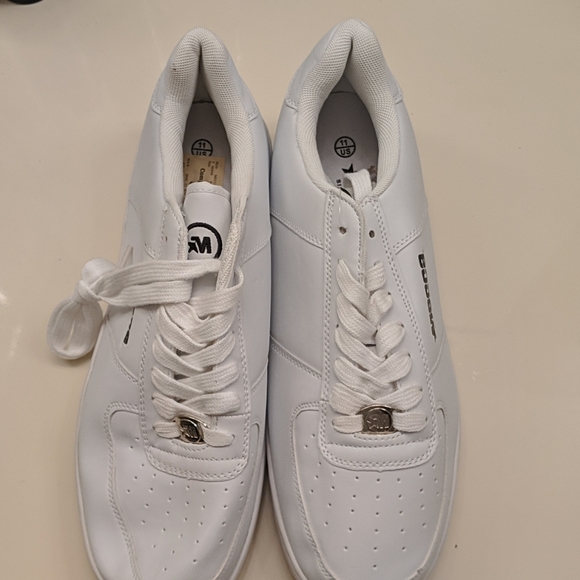 Brand new Men's Mecca White Sneakers - Picture 2 of 3